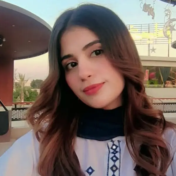 Anashra-Noor-certified-Study-Abroad-career-consultant-near-you-students-club-faisalabad