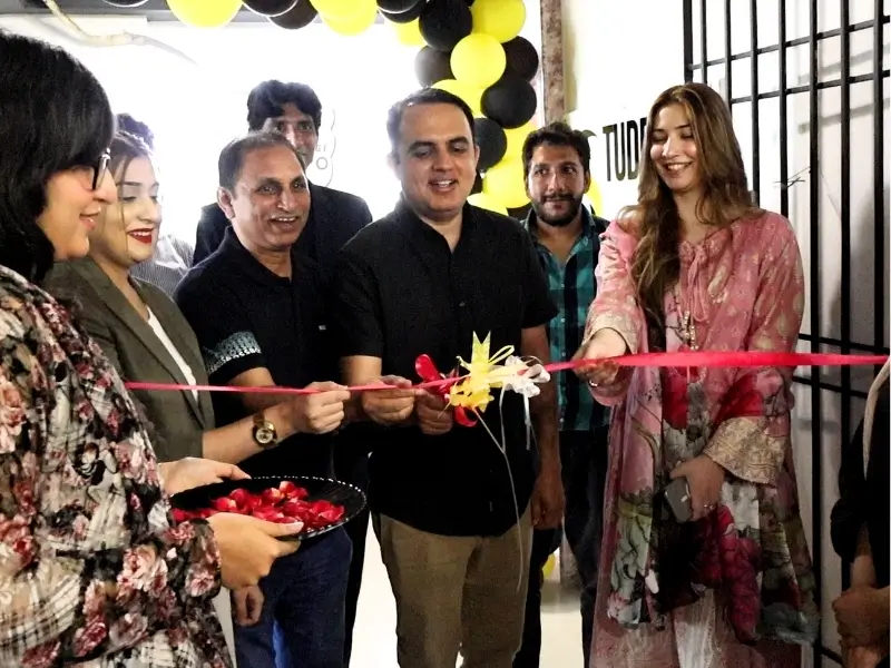 Ceo-shehzad-anwar-visit-students-club-karachi-branch-inaugration