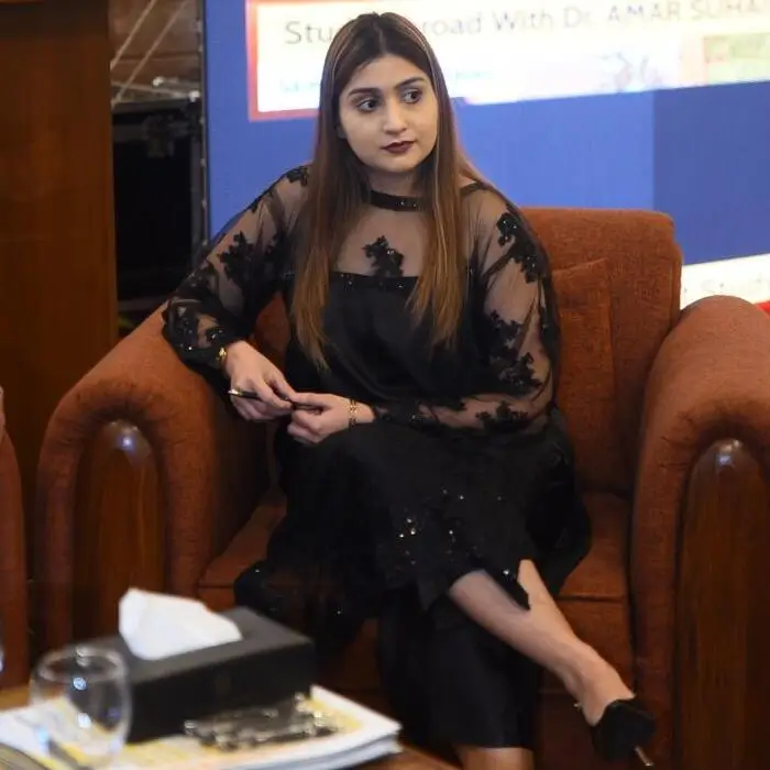 Iram-Rasheed-british-certified-Senior-Study-Abroad-Education-career-consultant-students-club-faisalabad