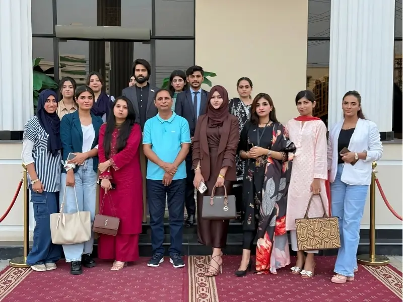 Students-Club-Multan-Team-with-director-and-Project-manager-sumaira-ali
