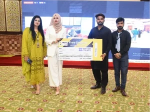 Sumaira-Ali-on-spot-0ffer-latter-to-students-serene-hotel-event-faisalabad