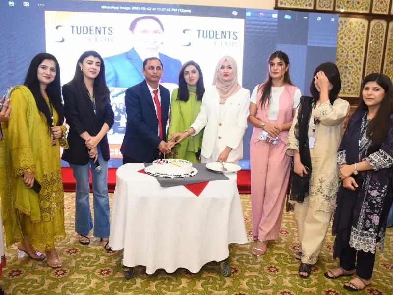 students-club-1100-desposil-in-july-shiled-to-Team-faisalabad-cake-cutting-ceremony
