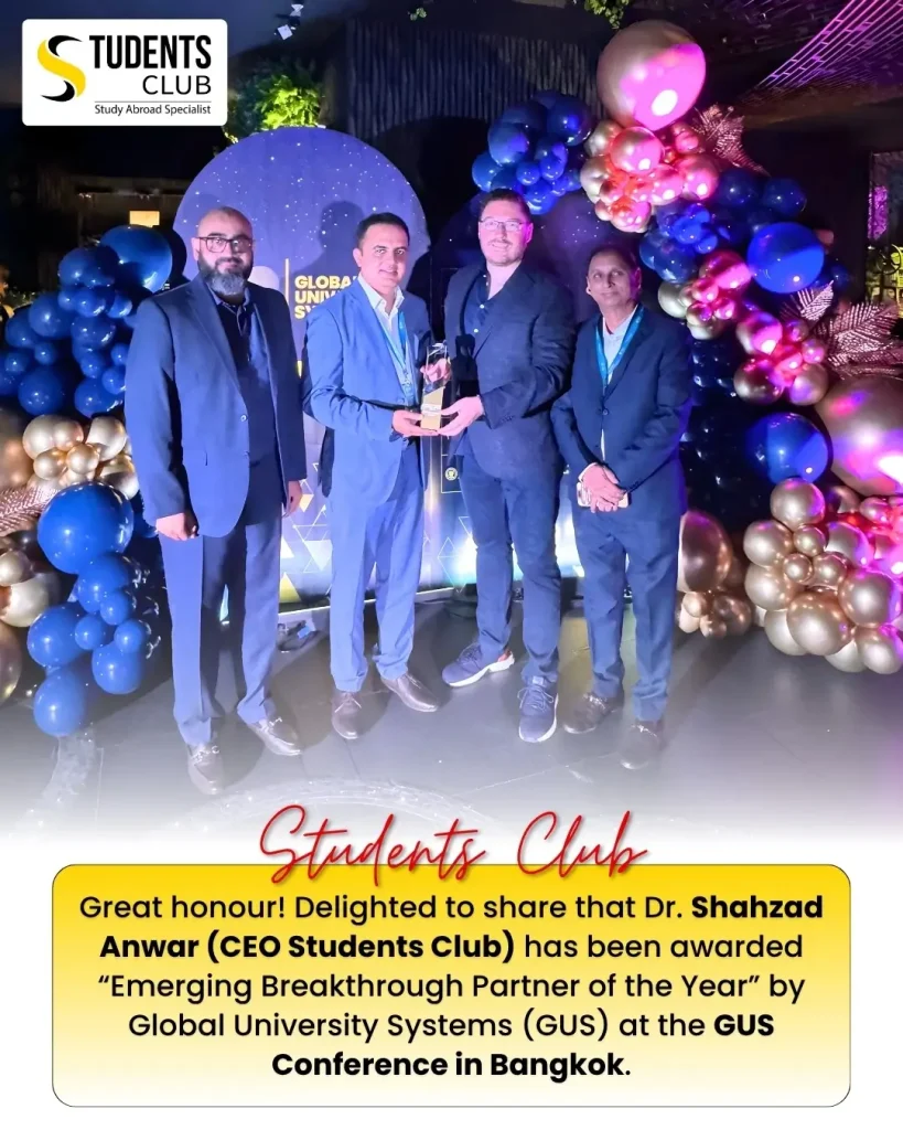 University-of-Law-Students-Club-Award-with-ceo-of-students-club